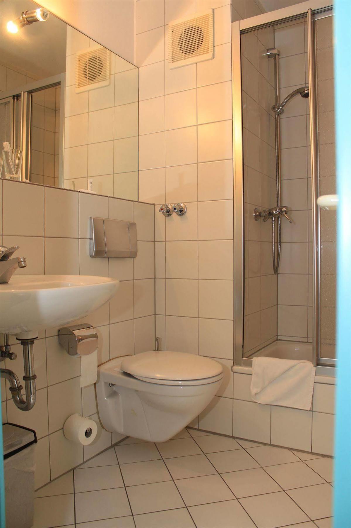 Hotel Ruettenscheider Stern Essen Esterno foto